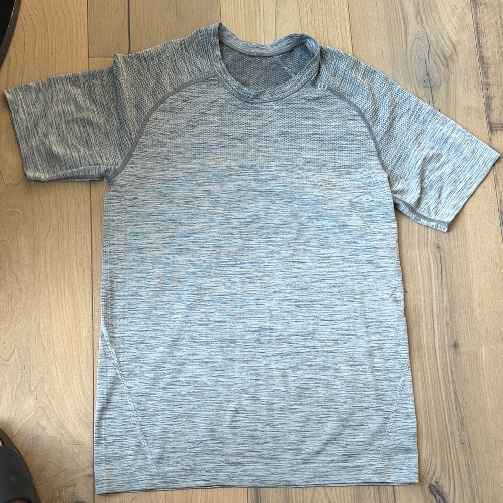 Lululemon Metal Vent Gray Short Sleeve Shirt